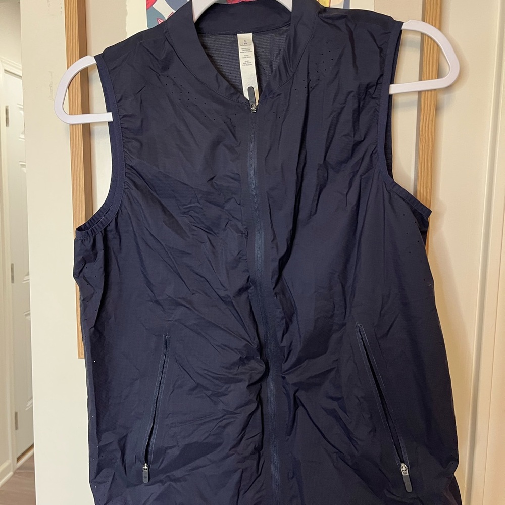 Lululemon like the wind vest
